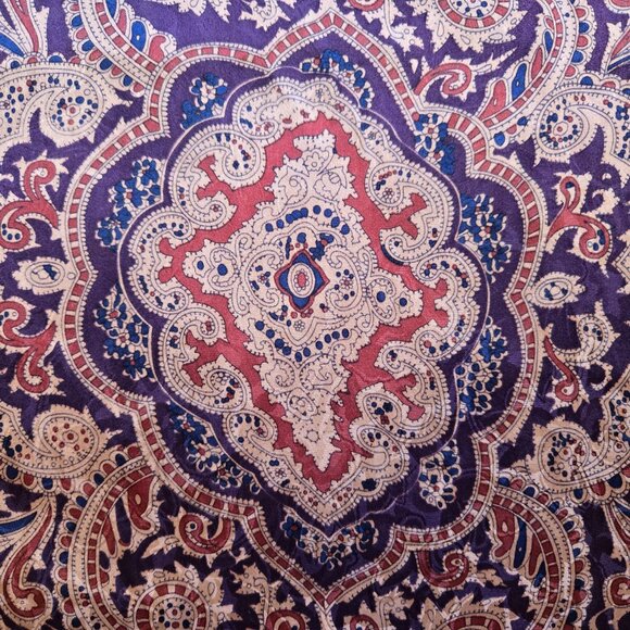 NWOT Large Silk Scarf Hand Rolled Edges - Picture 5 of 5